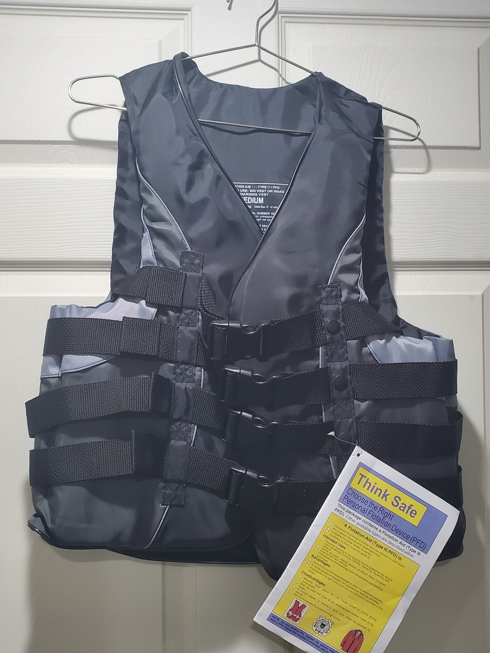 Medium Black Flotation Aid Ski/Wakeboarding Vest